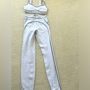 alo yoga set white black lining